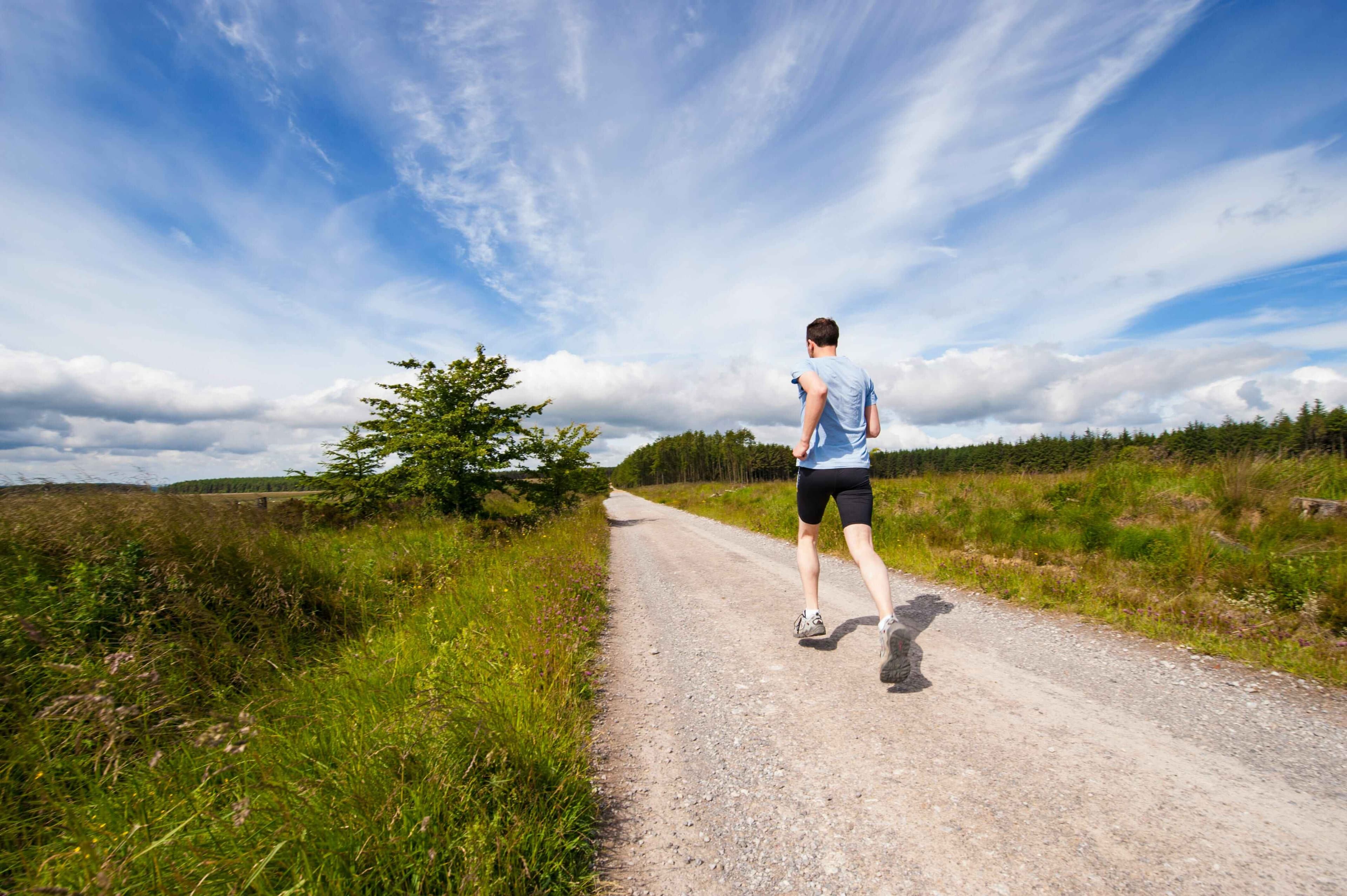 Cómo Preparar tu Cuerpo para el Camino de Santiago: Entrenamiento y Salud Integral